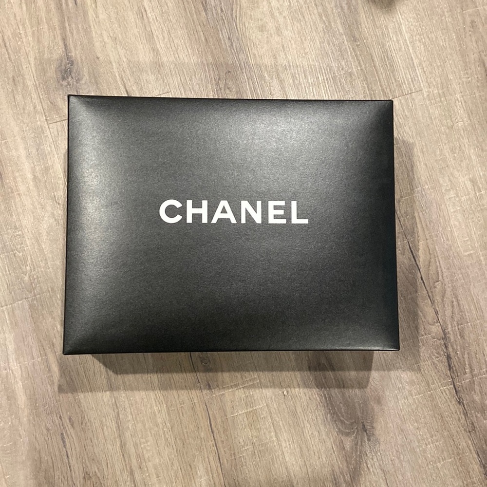 Chanel box 12x16